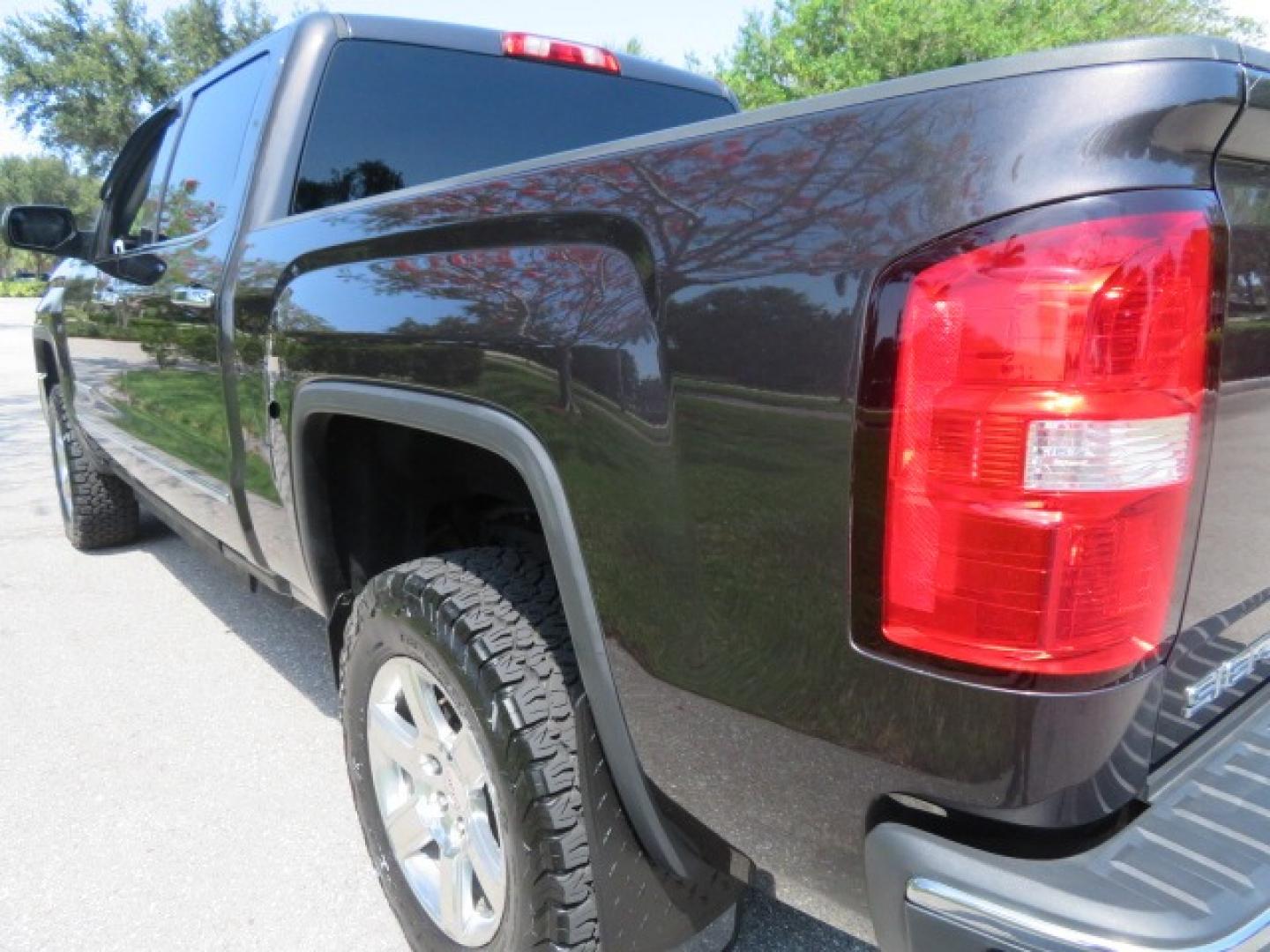 2014 /Black GMC Sierra 1500 SLT Crew Cab 2WD (3GTP1VEC2EG) with an 5.3L V8 OHV 16V engine, 6-Speed Automatic transmission, located at 4301 Oak Circle #19, Boca Raton, FL, 33431, (954) 561-2499, 26.388861, -80.084038 - Photo#28